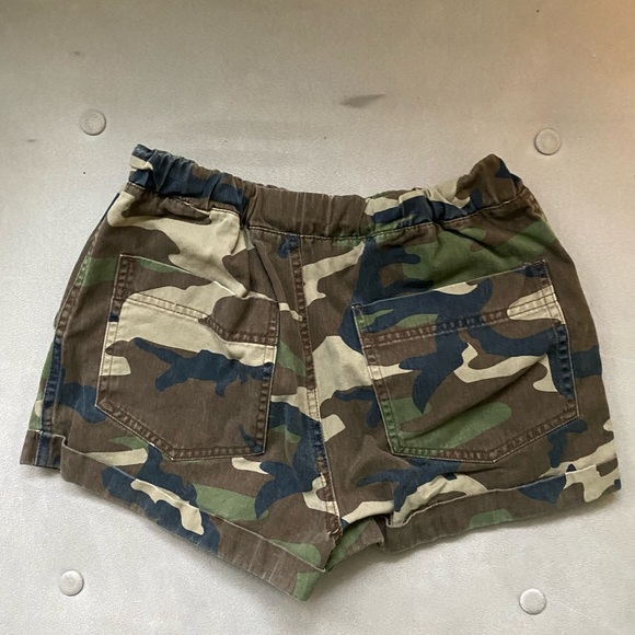 Camo shorts - Picture 3 of 3